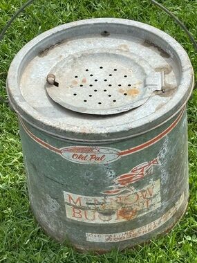 Vintage Old Pal Woodstream Floating Metal Minnow Bucket Fishing Tackle